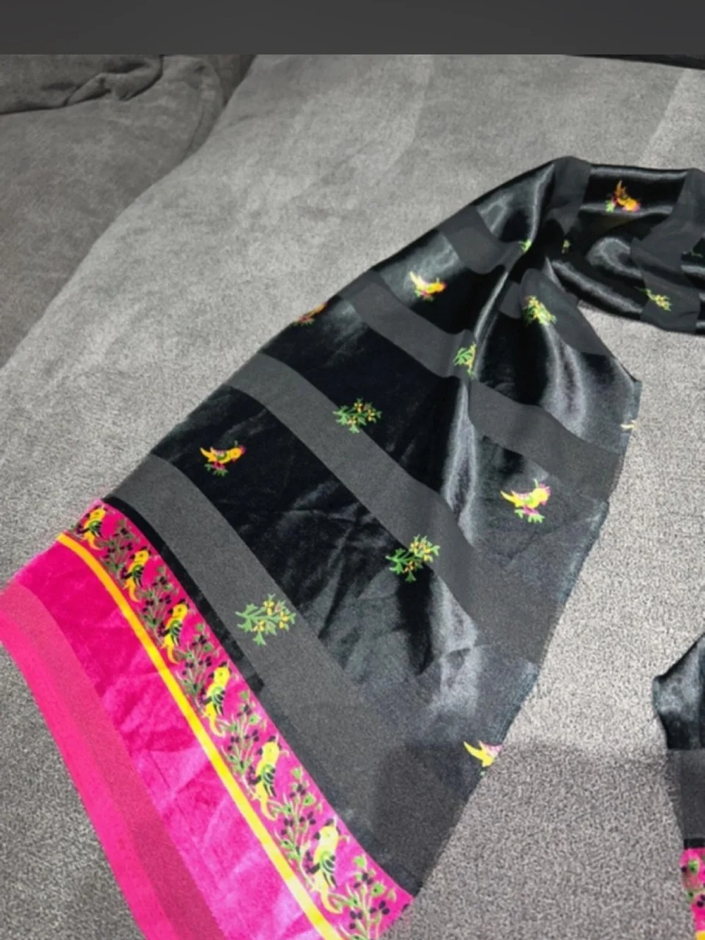 N/A elegant black